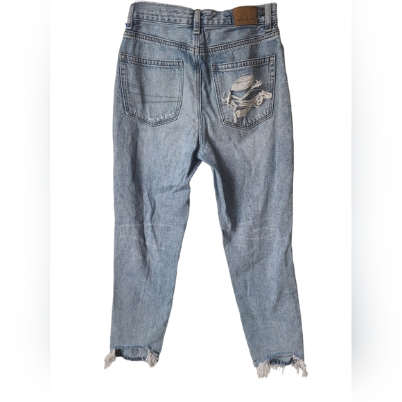 American Eagle Ripped Mom Jean - Picture 5 of 9